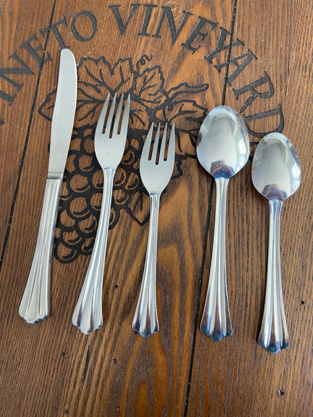 Oneida U.S.A. Stainless Steel Flatware Set - 27 - Picture 2 of 5